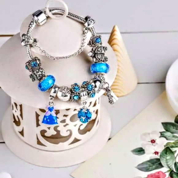 Cinderella European Charm Bracelet New - Picture 3 of 3